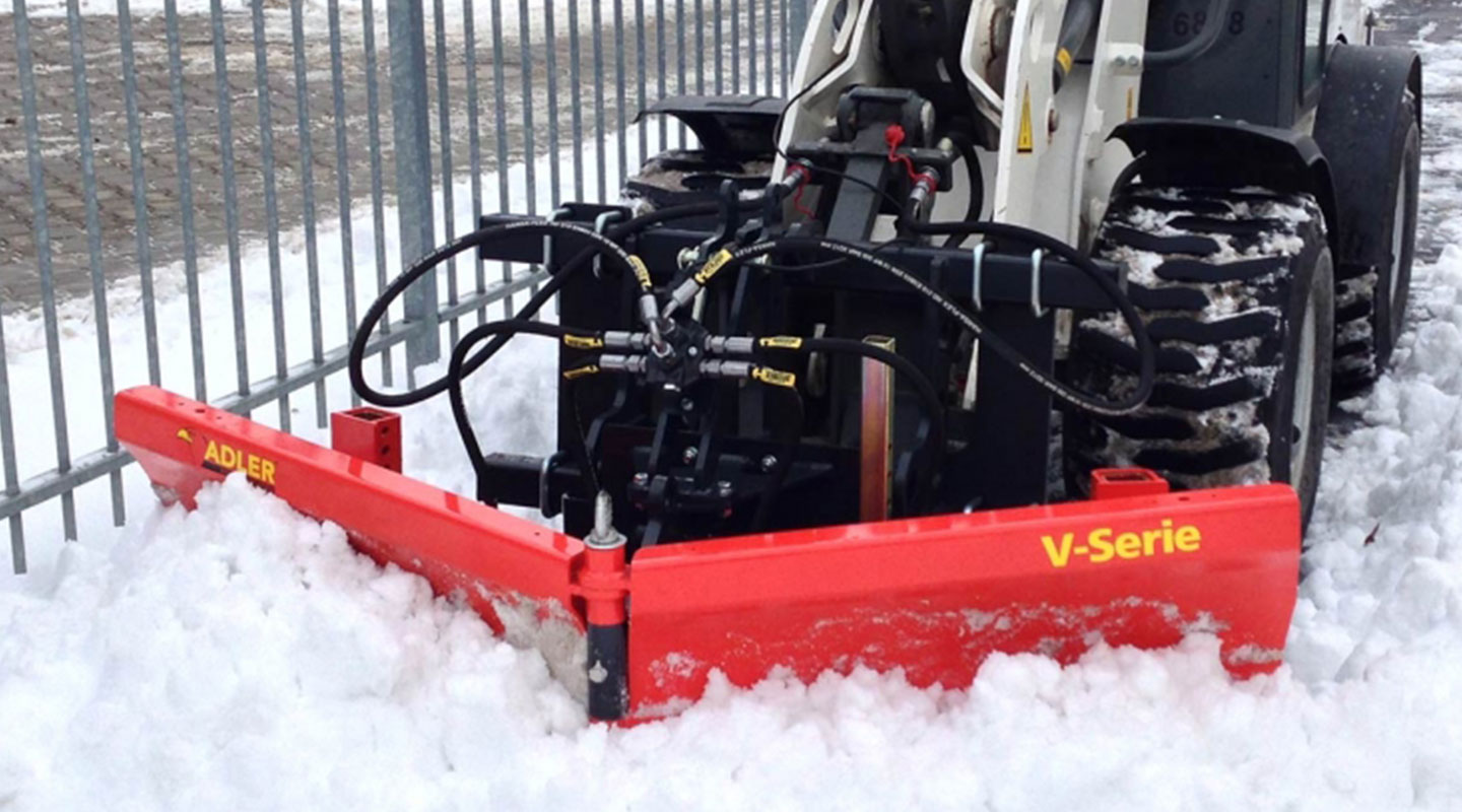 Sneeuwschuiver van de V-serie van ADLER Arbeitsmaschinen.