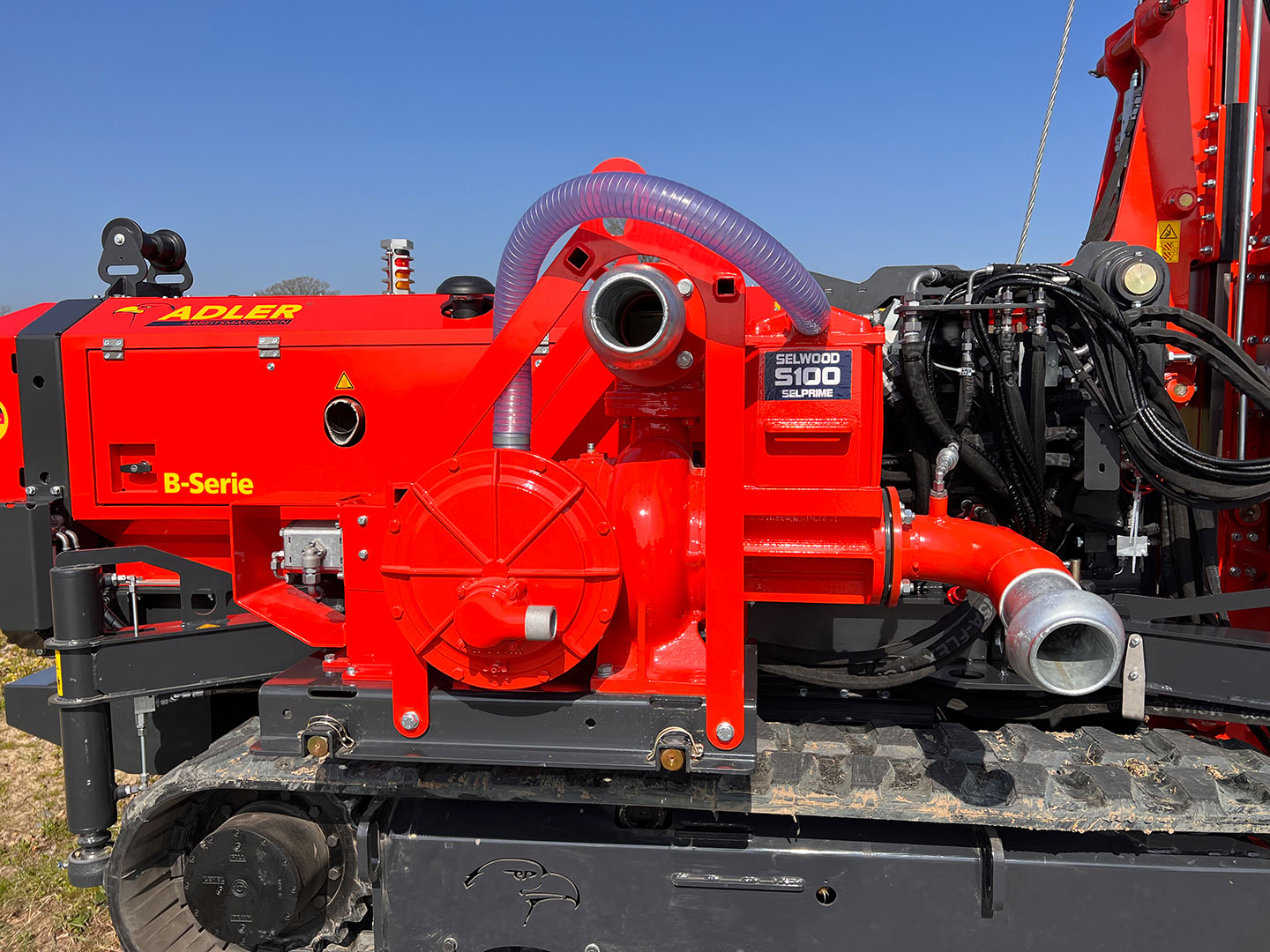 Suction pump on the ADLER drilling rig B 75 geo pro.
